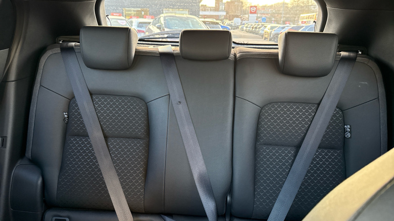 Nissan Juke 1.0 DiG-T N-Connecta 5dr Petrol Hatchback